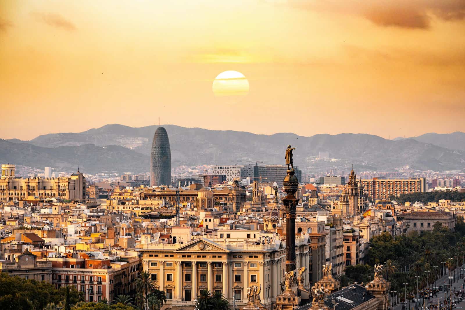 Where to go to see the next total solar eclipse? - Barcelone-pexels