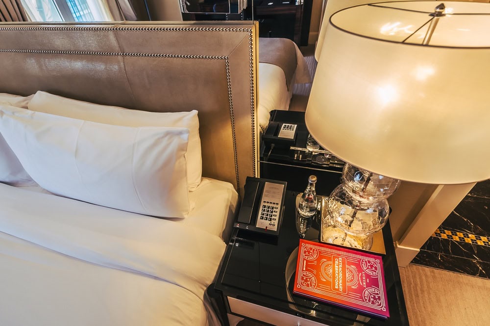 Chambre Prince de Galles a luxury collection hotel Paris 28