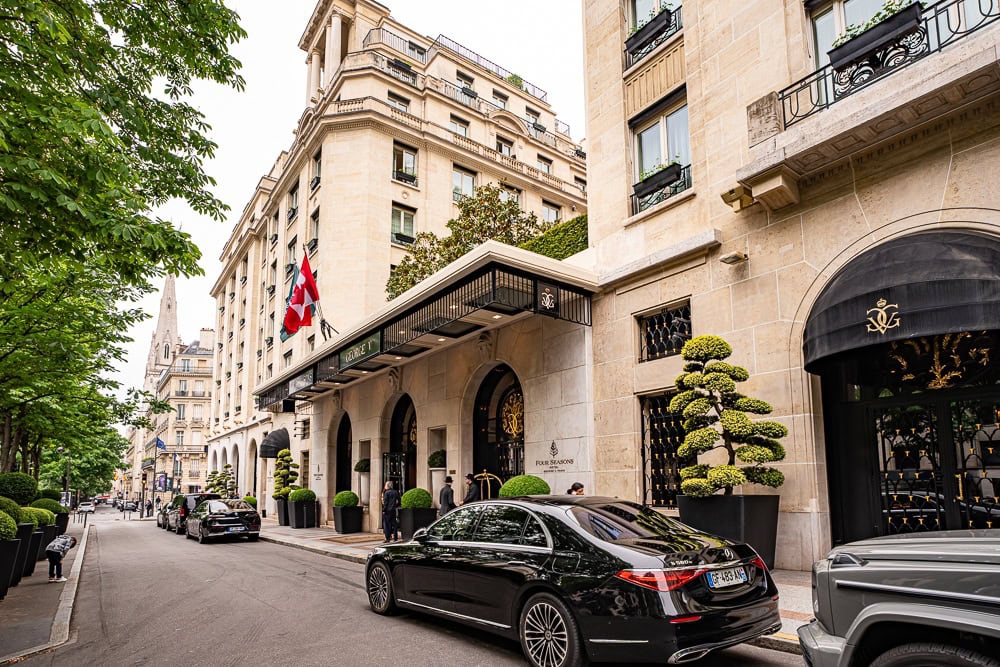 Extérieurs George V hotel Paris 72