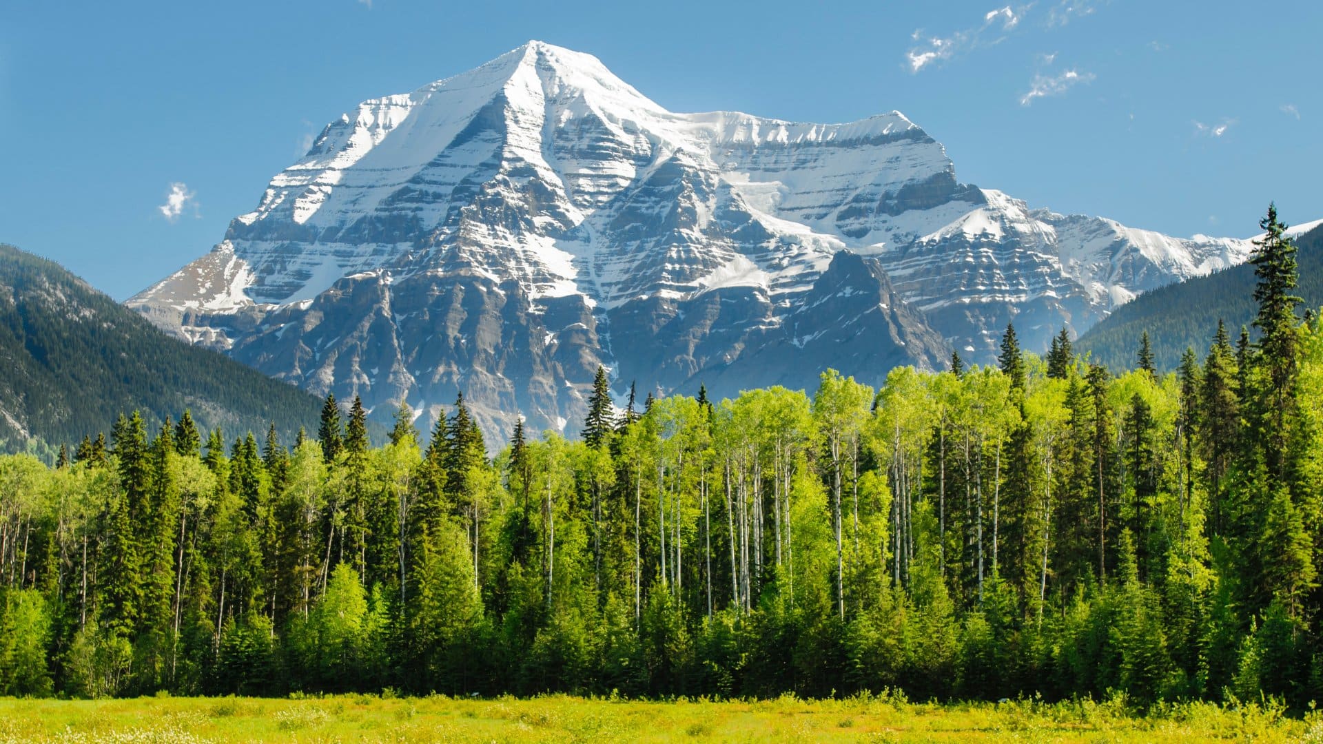 Canadian Roadtrips: 5 Itineraries to Discover the Country by Car - Mount-Robson-01