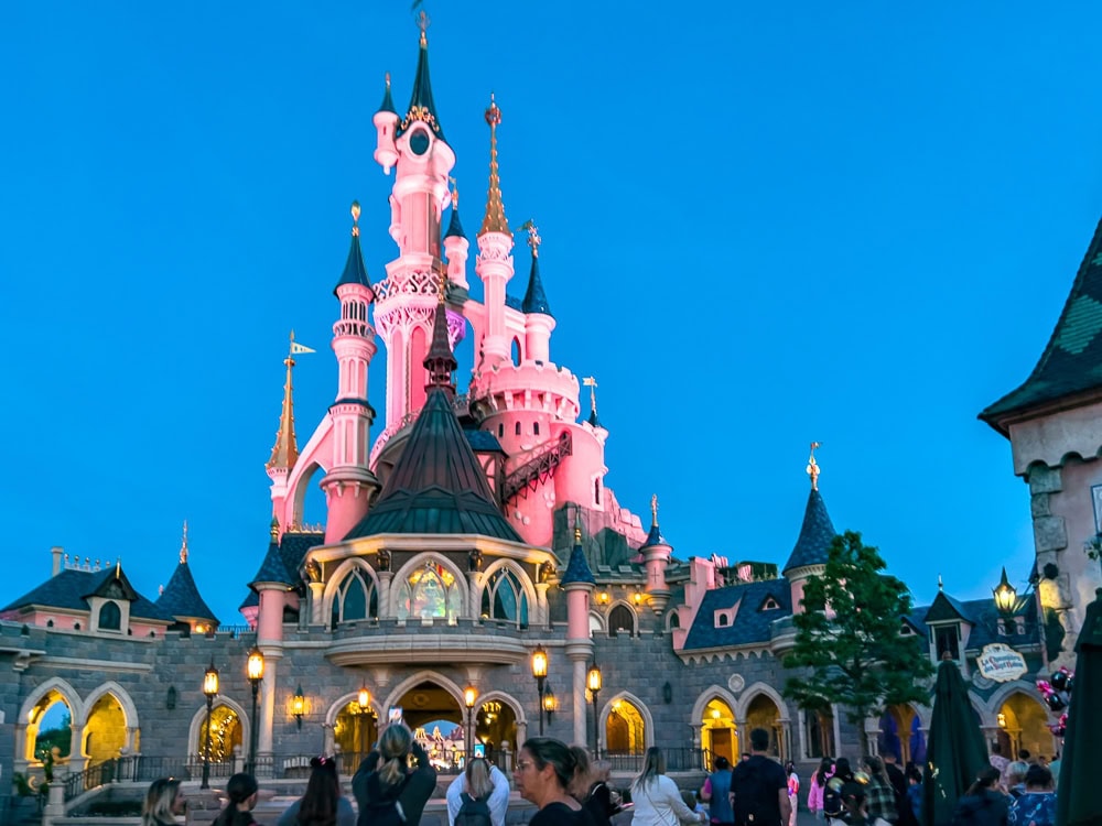 Disneyland-Paris-chateau2