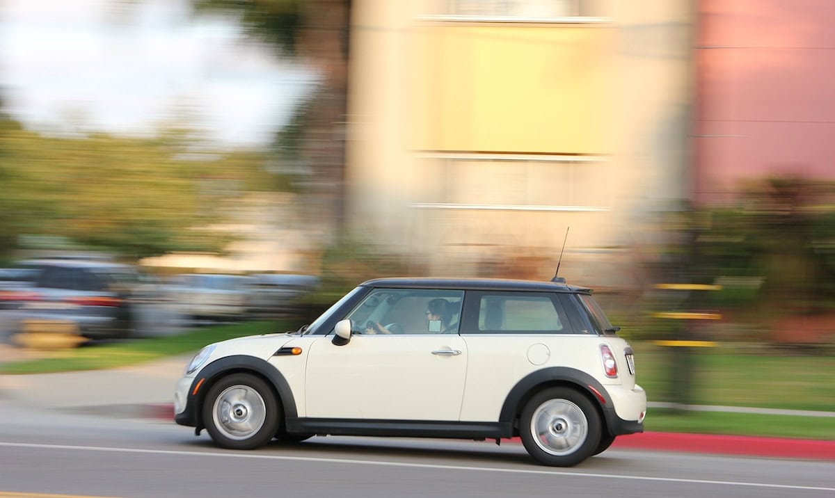 Newcomers: The Essentials on Driver’s Licences and Road Characteristics in Quebec - car road city