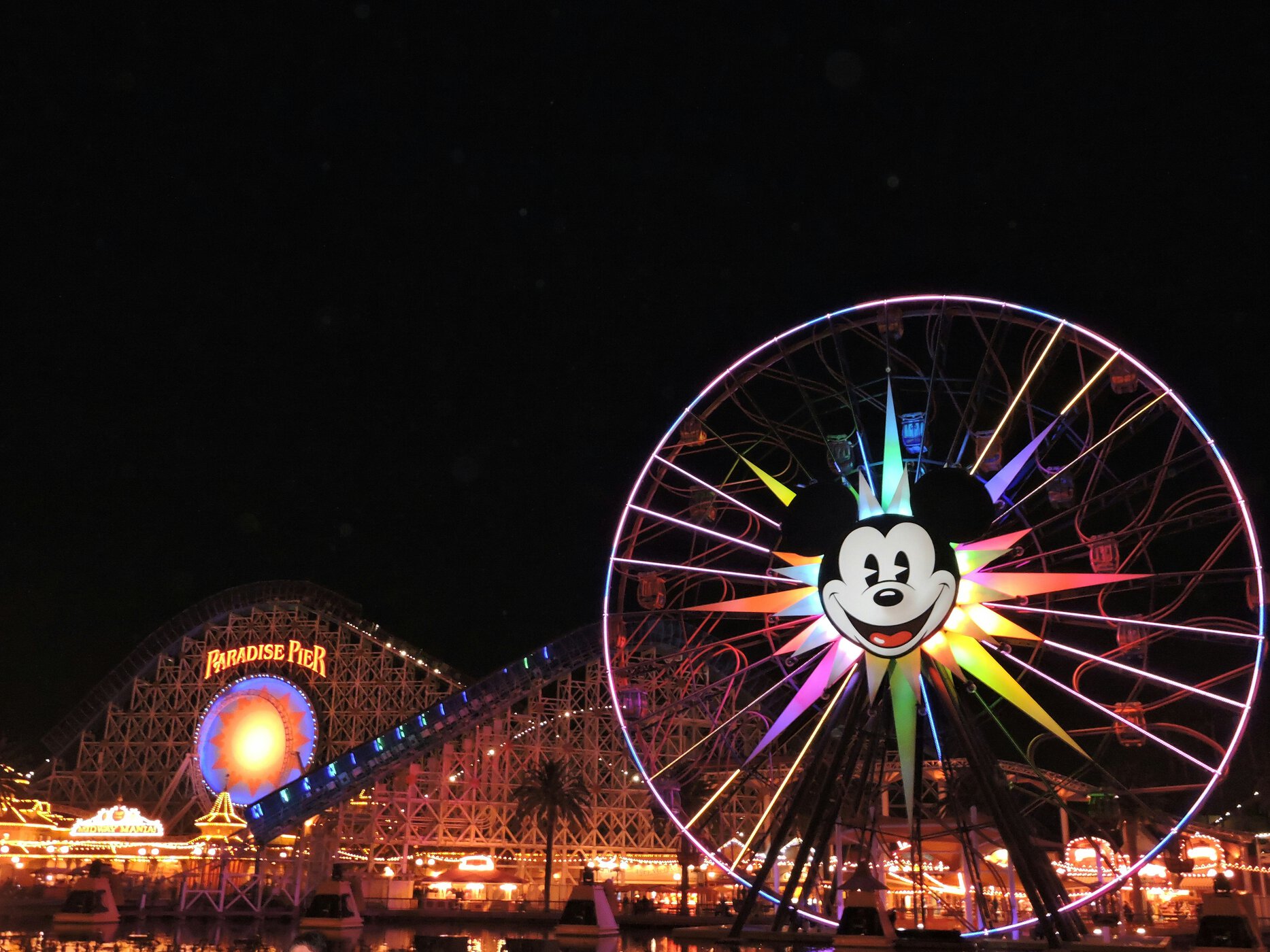 Guide to the Best Theme Parks in North America - Disney Land Anaheim