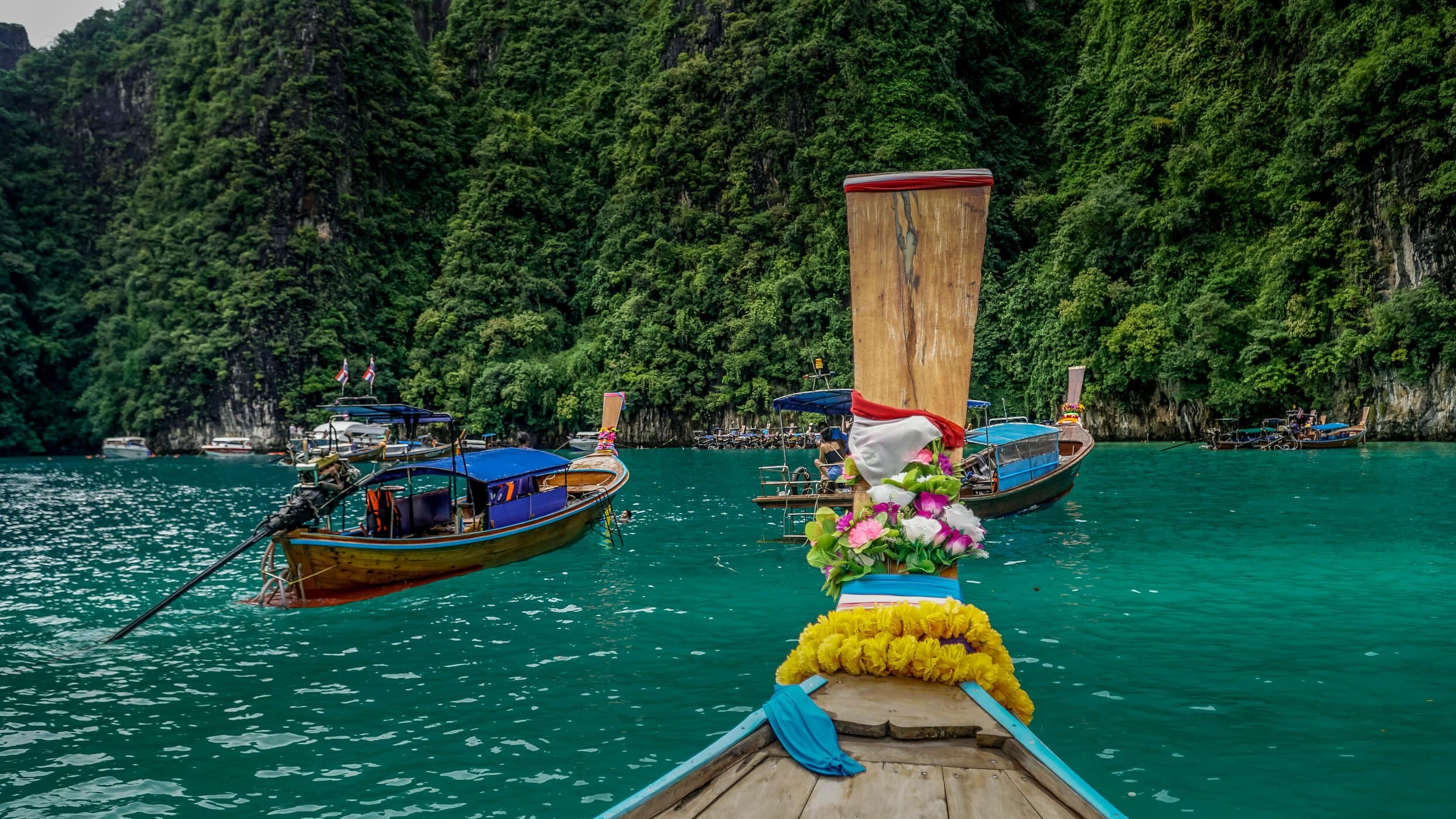Quelles seront les tendances voyage à surveiller en 2025? - Krabi unsplash