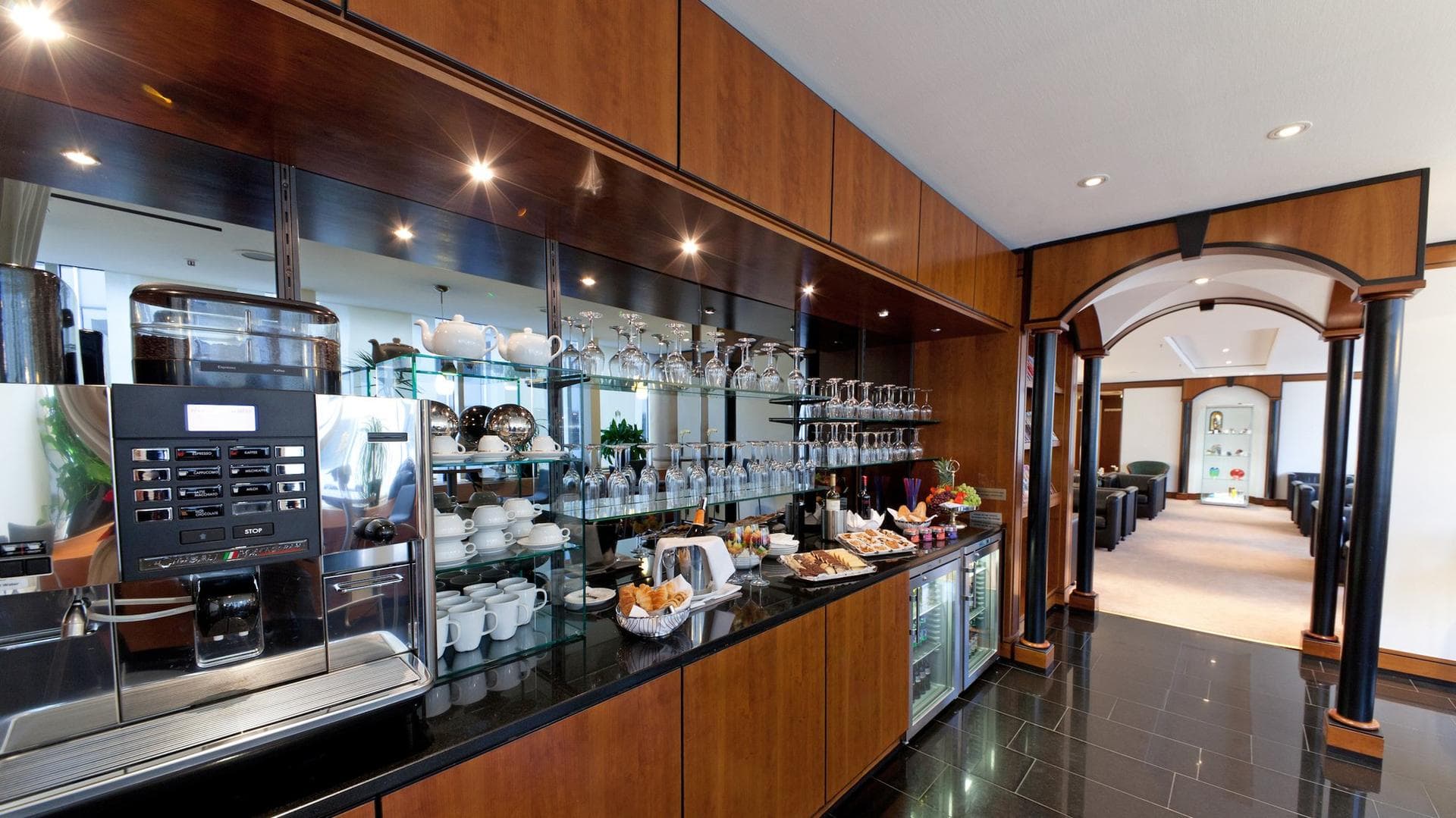 Escale à Francfort&nbsp;: profiter de votre temps dans la ville ou l’aéroport - LUXXLouge francfort buffet