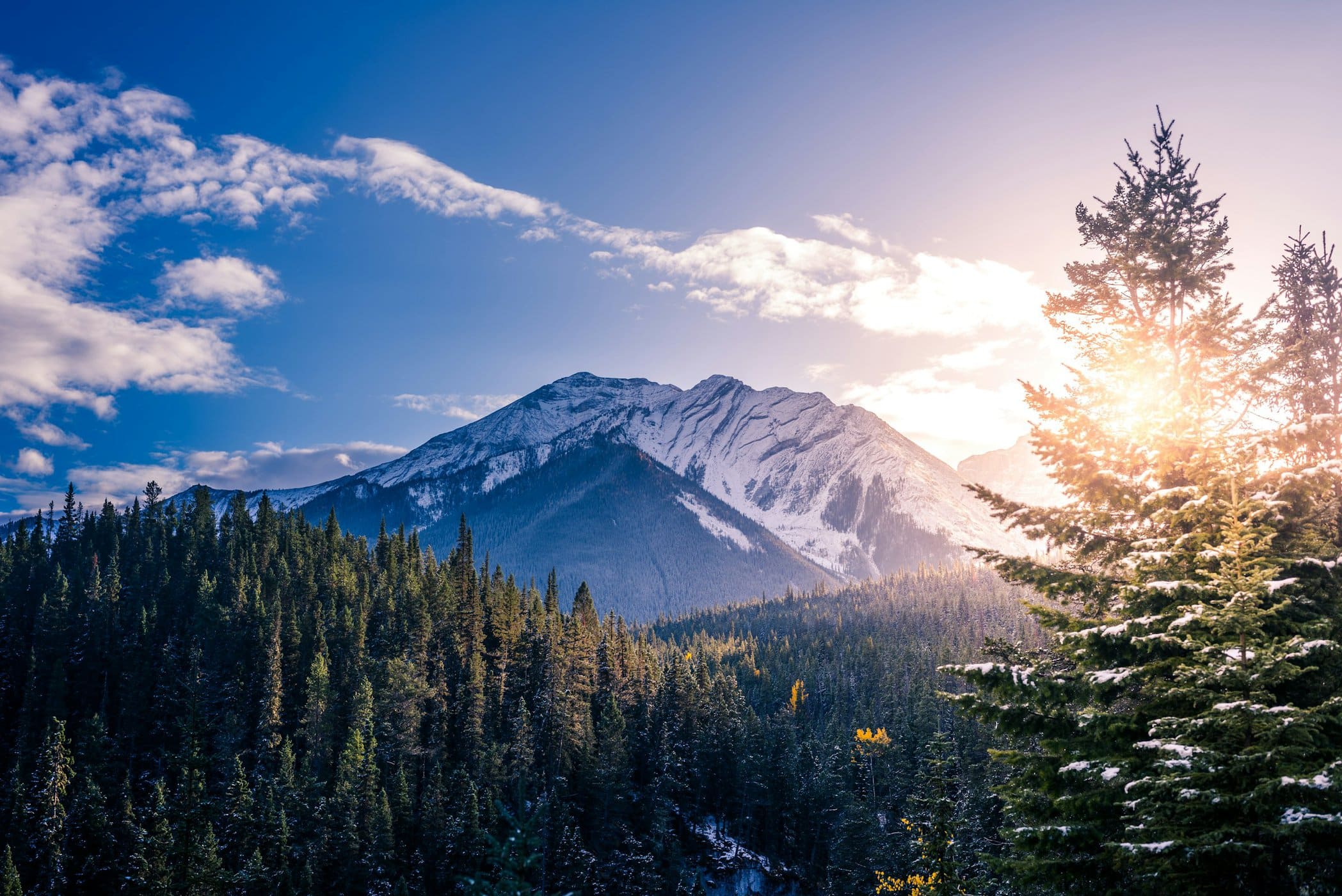 9 destinations alternatives aux États-Unis pour voyager avec le dollar canadien - banff rocheuses unsplash