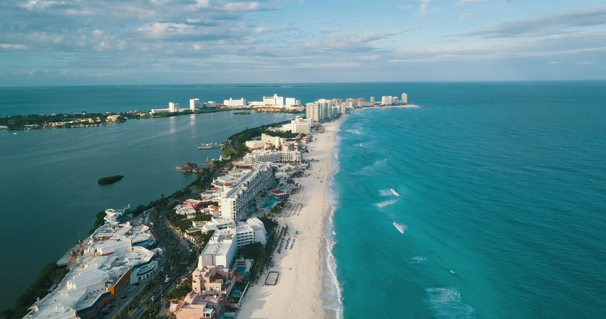 9 destinations alternatives aux États-Unis pour voyager avec le dollar canadien - cancun unsplash