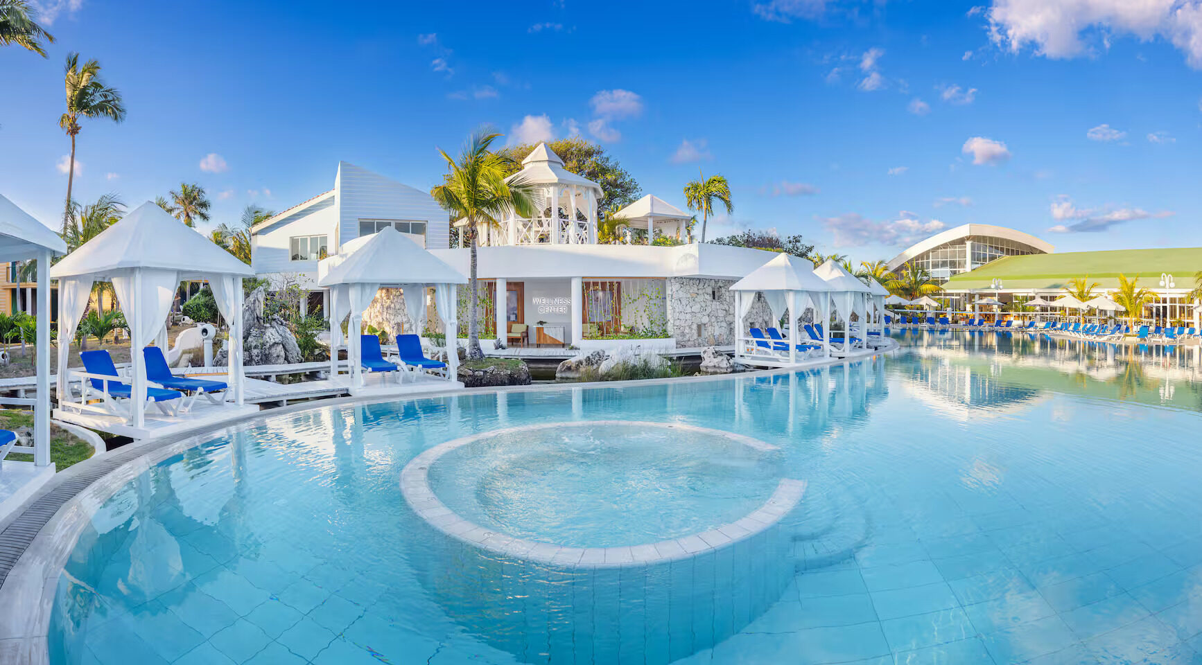 Guide: The Best Resorts and All-inclusive Hotels in Cuba - melia cayo coco pool