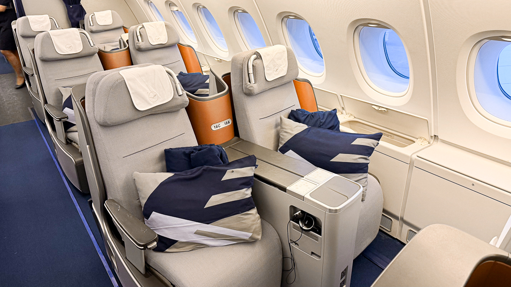 Lufthansa-A380-Business-Siege Hublot 01