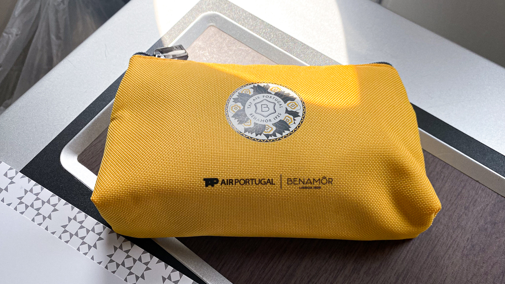 TAP-Classe-Affaires-A321-Neo-Trousse 01