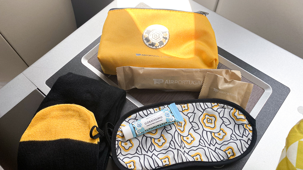 TAP-Classe-Affaires-A321-Neo-Trousse 02