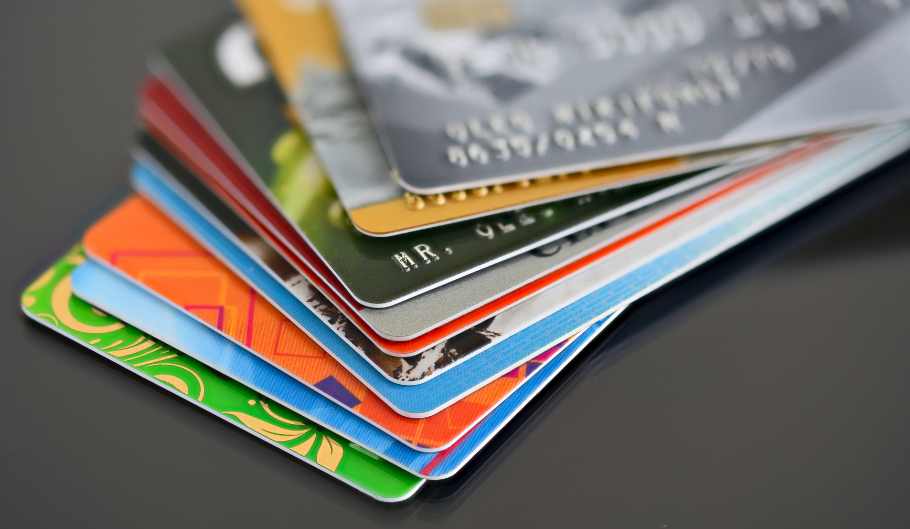 Best CC for newcomers stack of credit cards