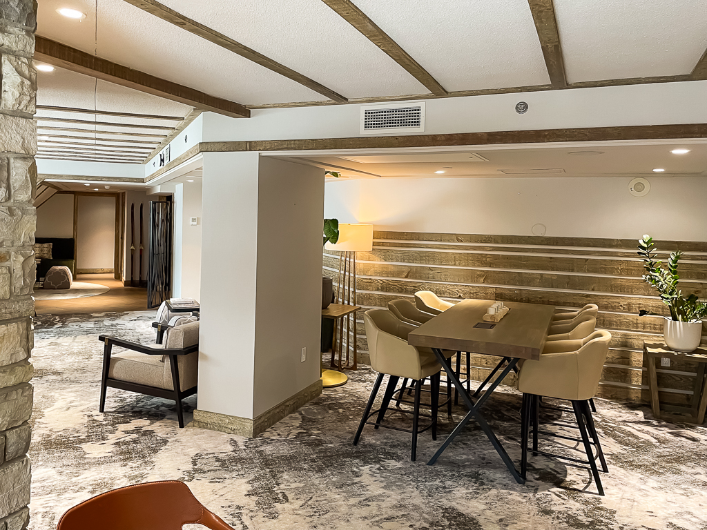 Fairmont-Tremblant-salon3