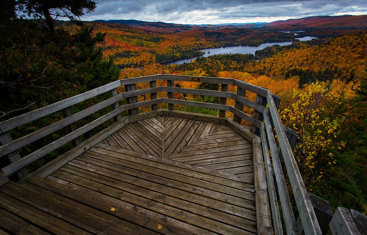 7 Best Travel Destinations to Admire Fall Colours - fall-2744357-1280