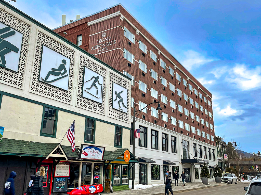 Facade Lake Placid - Grand Adirondack 12