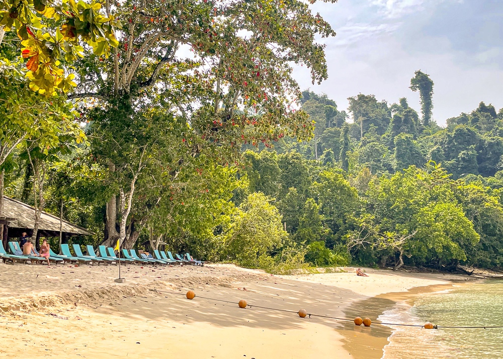 SLH – Gaya Island Resort -Activités -Plage privée 1