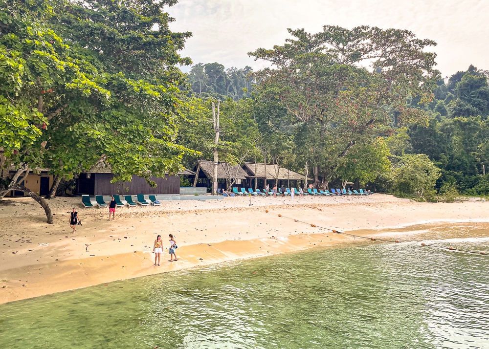 SLH – Gaya Island Resort -Activités -Plage privée 2