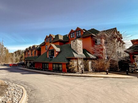 Courtyard Lake Placid - 1 Facade 02