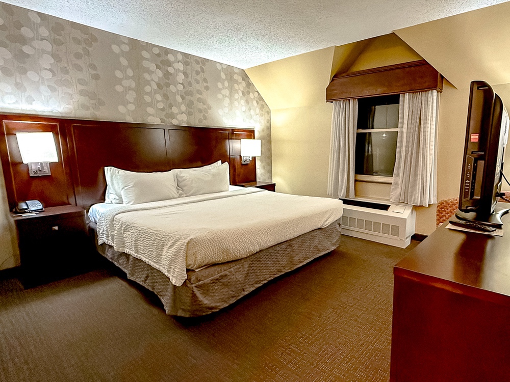 Courtyard Lake Placid - Suite Chambre 01