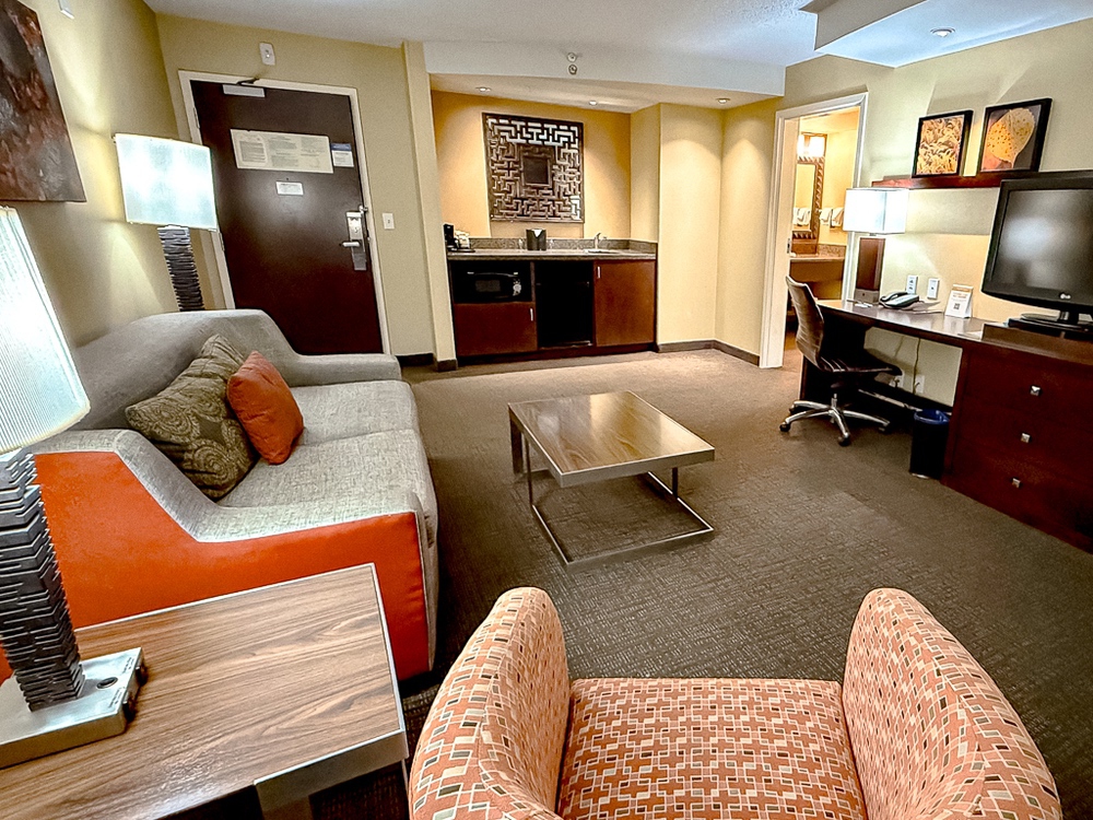 Courtyard Lake Placid - Suite Salon 02