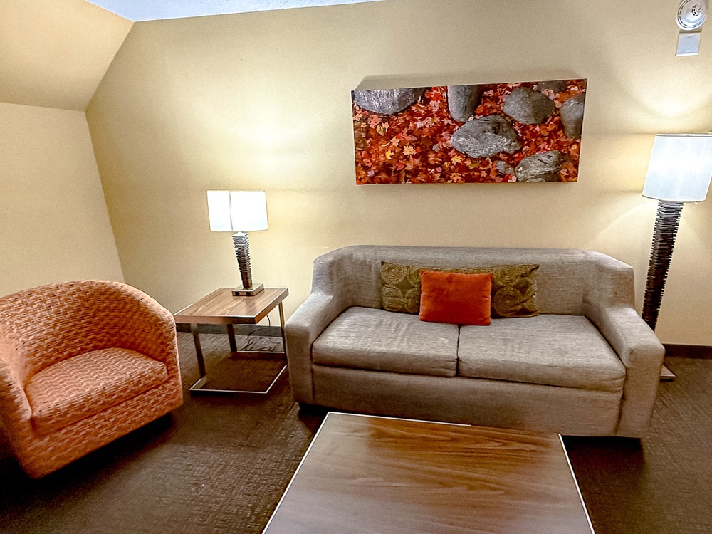 Courtyard Lake Placid - Suite Salon 04