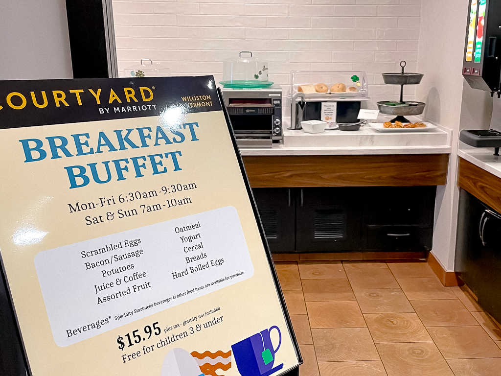 Courtyard Burlington Williston - Déjeuner 01