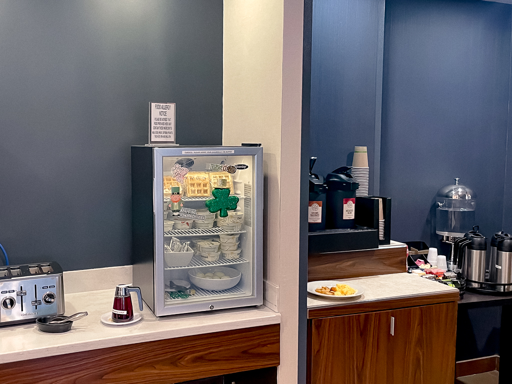 Courtyard Burlington Williston - Déjeuner 02