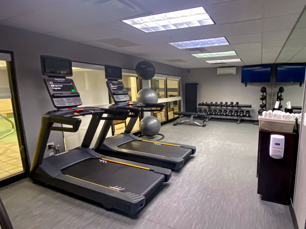 Courtyard Burlington Williston - Gym 01