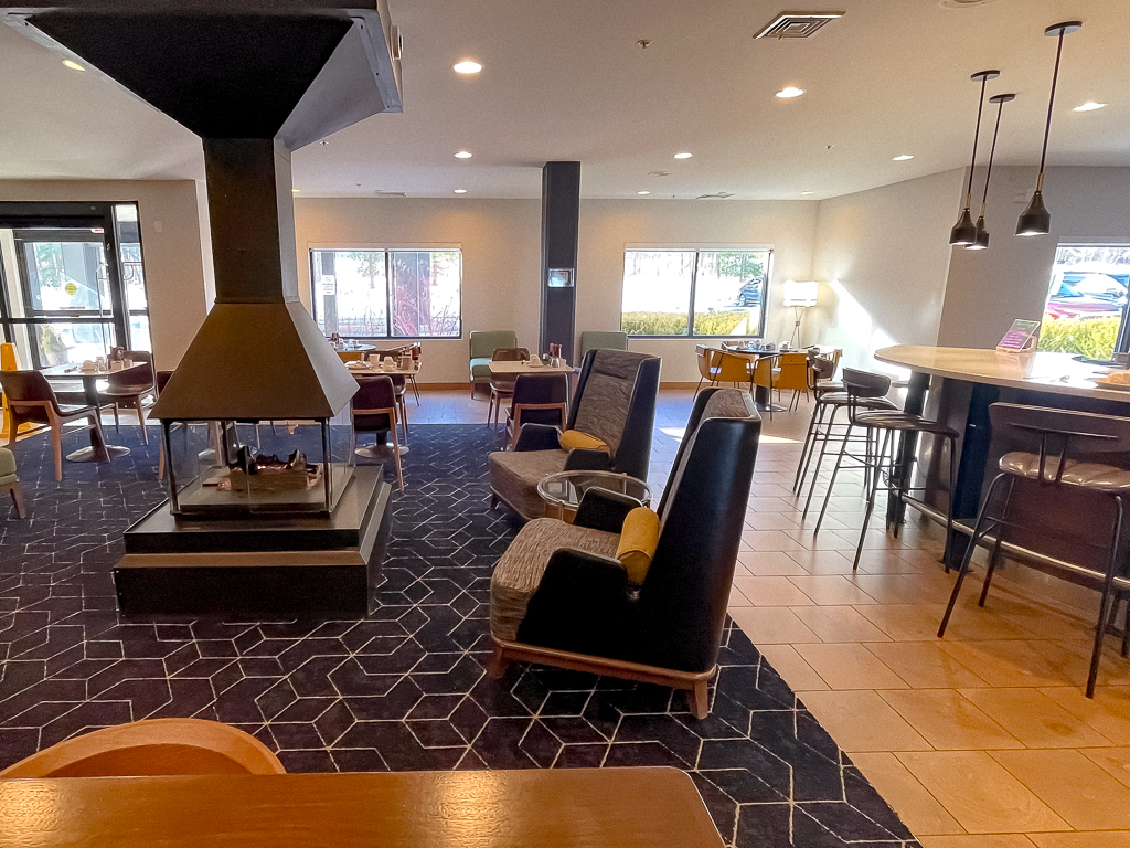 Courtyard Burlington Williston - Restaurant 02