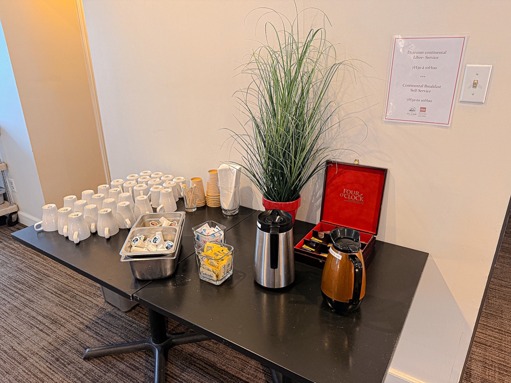 Hotel Lac Brome Best - Dejeuner 04