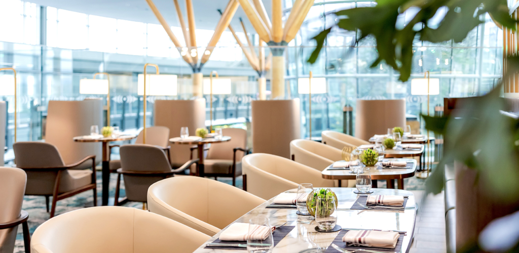 YVR Plaza Premium First dining area