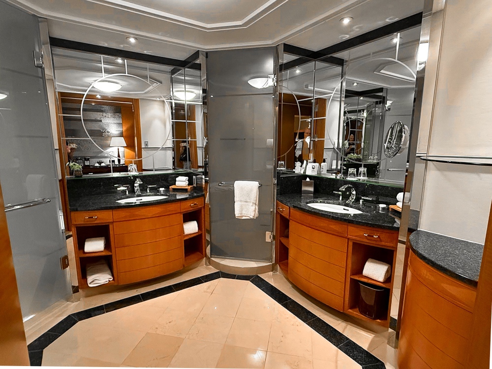 The Ritz Carlton Tokyo Chambre SdB 01