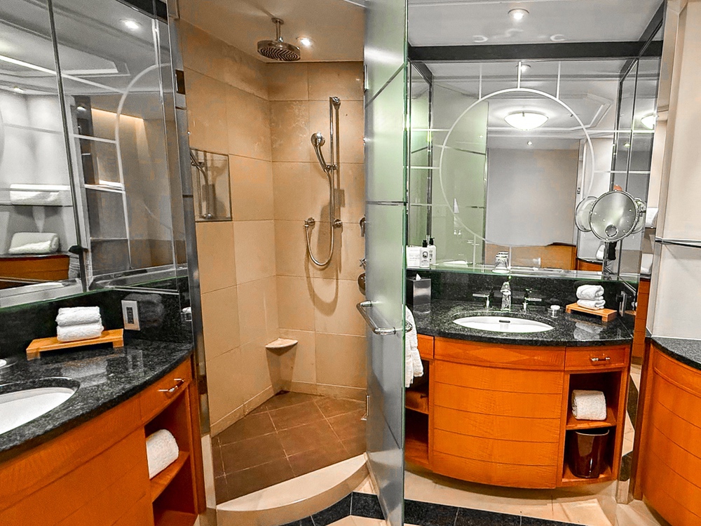 The Ritz Carlton Tokyo Chambre SdB 02