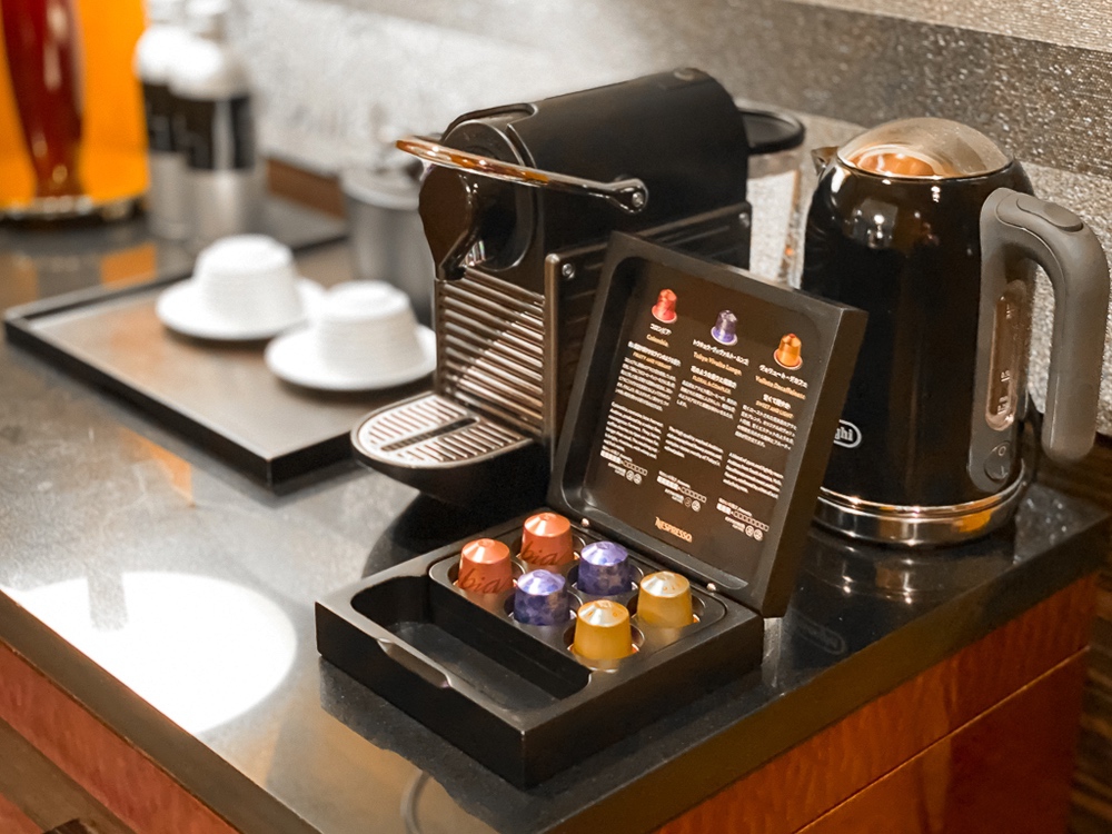 The Ritz Carlton Tokyo Chambre cafetière 03
