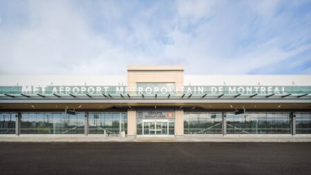 Saint-Hubert Airport Porter