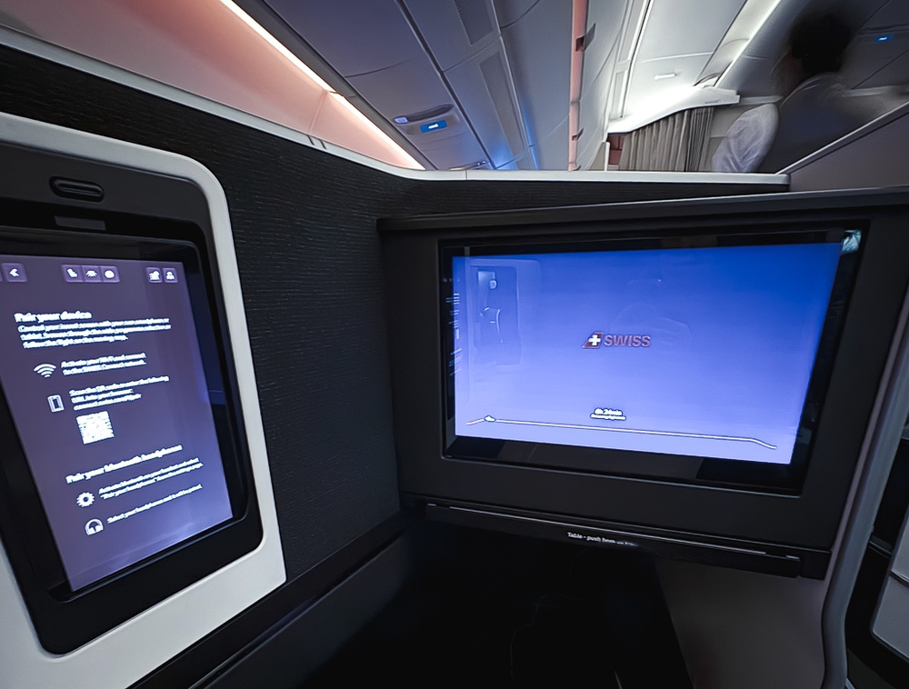 SWISS - A350 Senses - Business Class - Siège Tablette 01