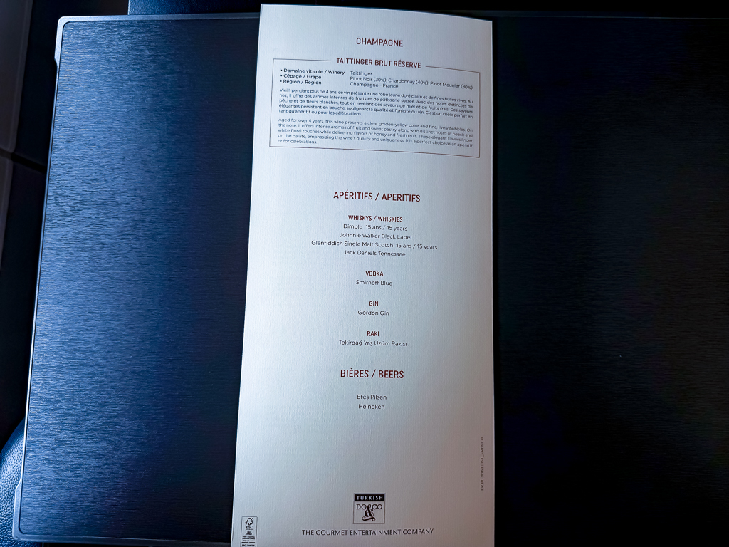 Carte des boissons Turkish Airlines classe affaires présentant champagnes, apéritifs, bières et sélection de vins premium