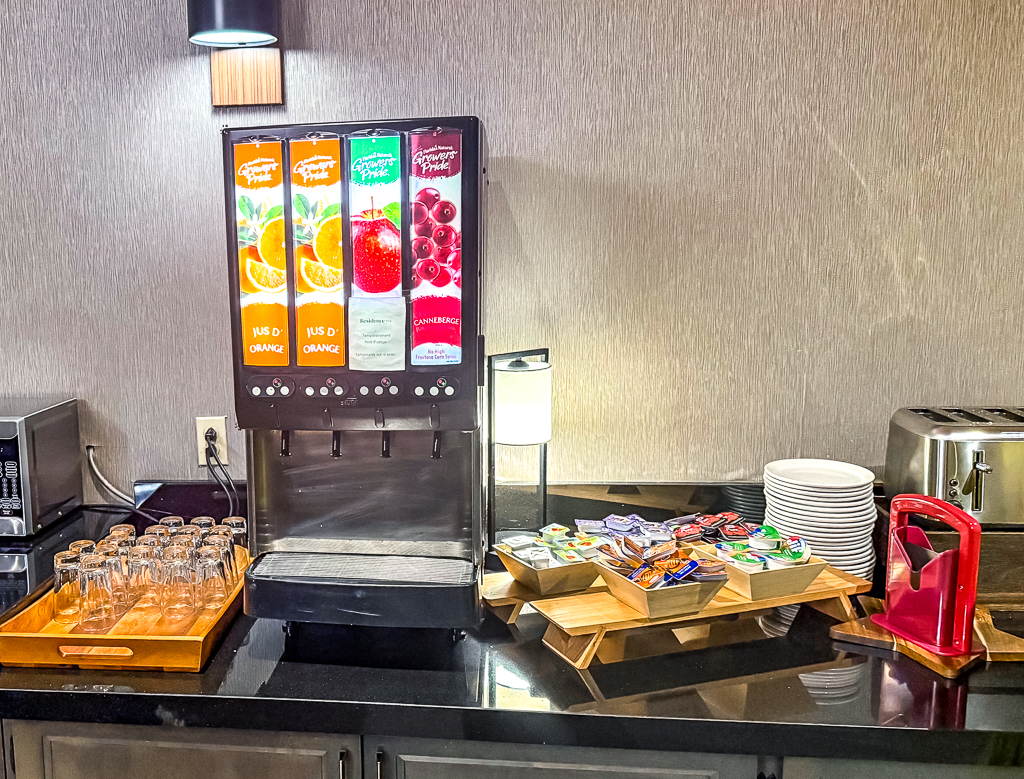 Review: Residence Inn Mont Tremblant Manoir Labelle | Marriott Bonvoy - Breakfast 06 13