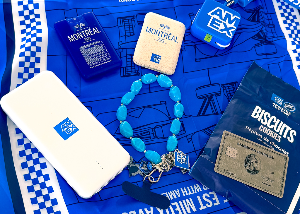 Kit de cadeaux exclusifs Amex F1 avec accessoires de course et carte American Express dorée