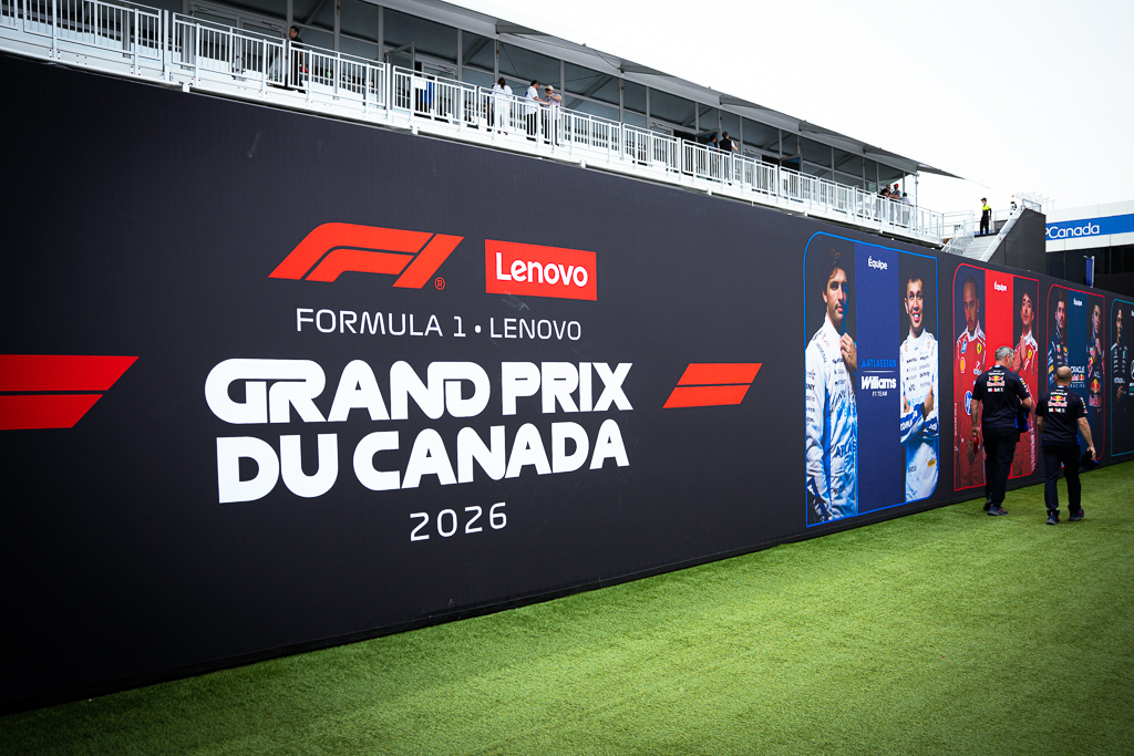 Panneau officiel du Grand Prix du Canada F1 2026 avec portraits des pilotes sur le circuit de Montreal