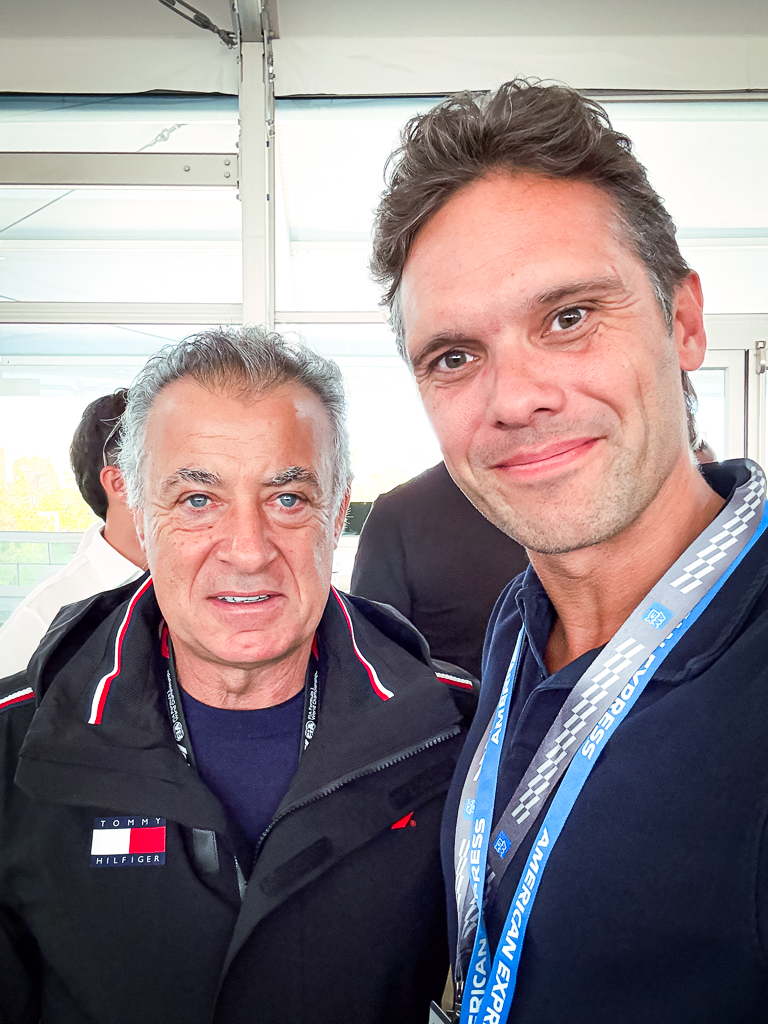 Selfie avec Jean Alesi dans les gradins VIP du circuit F1 de Montréal, ambiance exclusive du Grand Prix