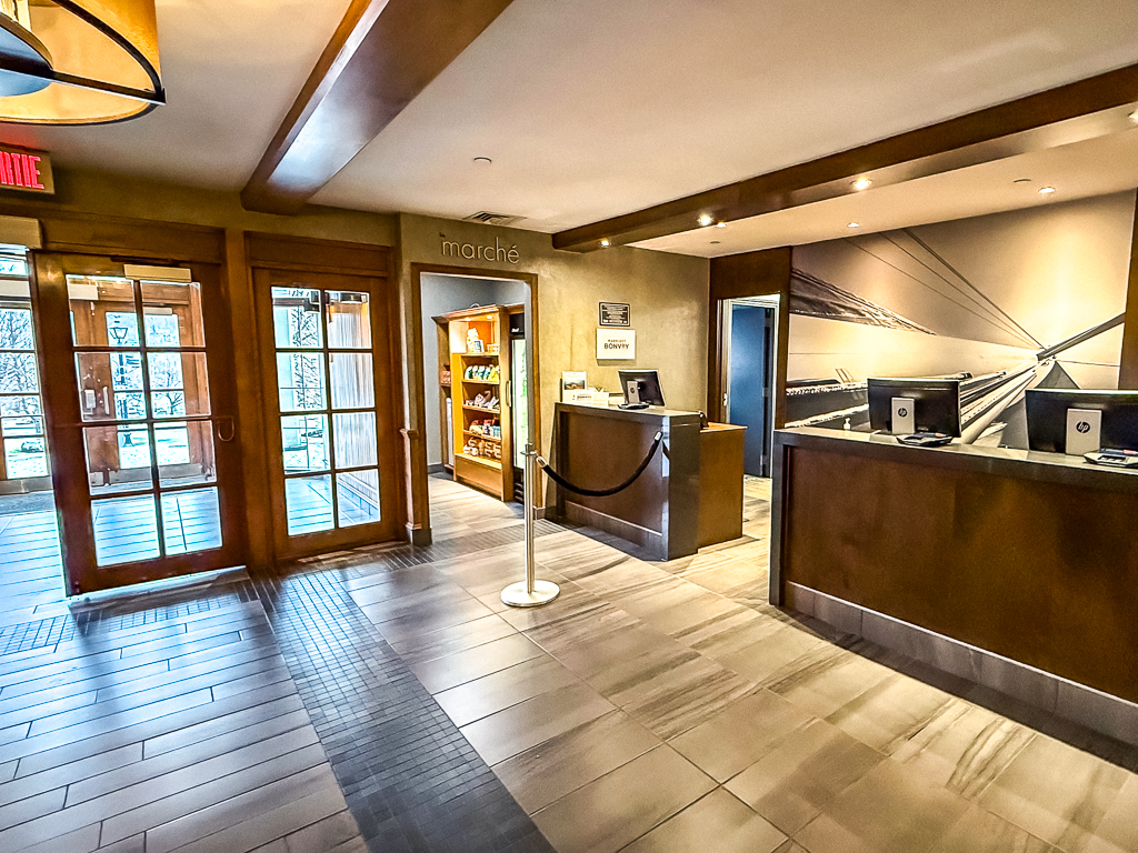 Review: Residence Inn Mont Tremblant Manoir Labelle | Marriott Bonvoy - Without COVID mask 17