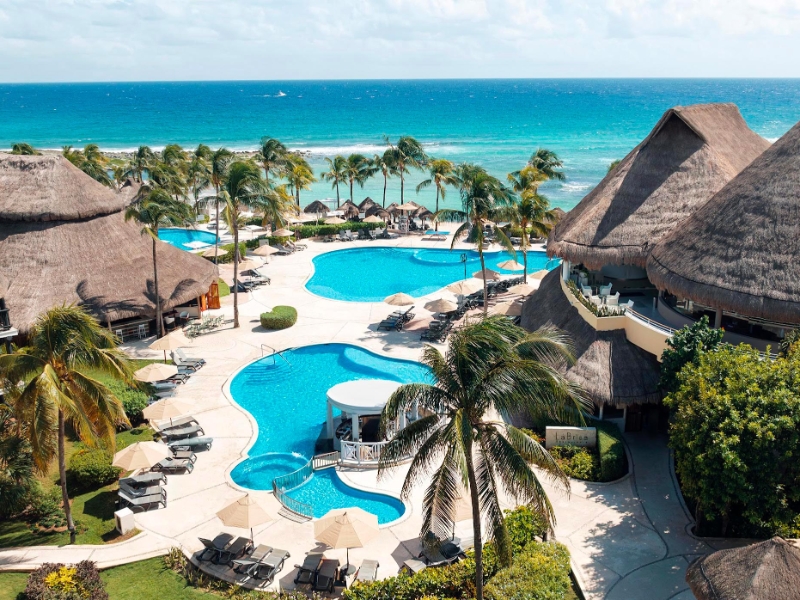 Pool at Catalonia Riviera Maya Resort and Spa, Air Canada Vacations package
