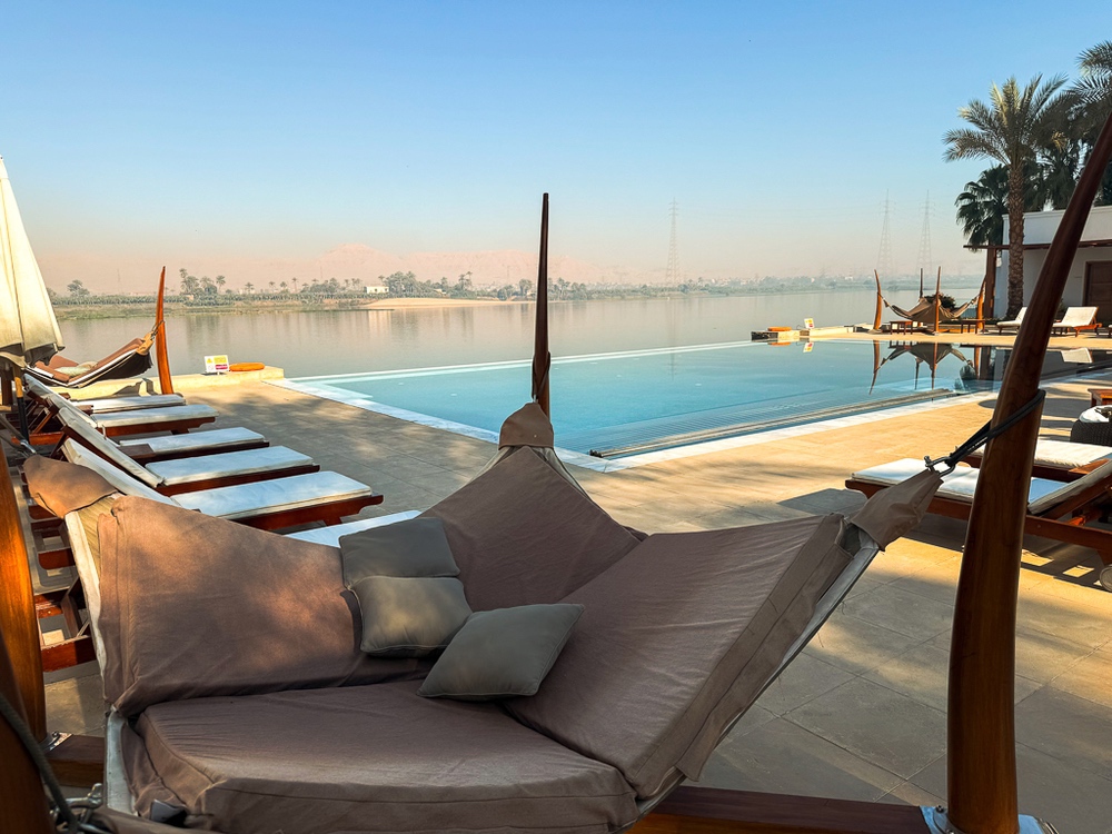 Piscine d'un hôtel Hilton, exemple de séjour payable en points Hilton Honors