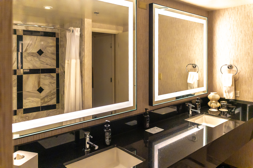 Salle de bain chambre lit queen, MGM Grand Hotel & Casino, Las Vegas Strip - 36