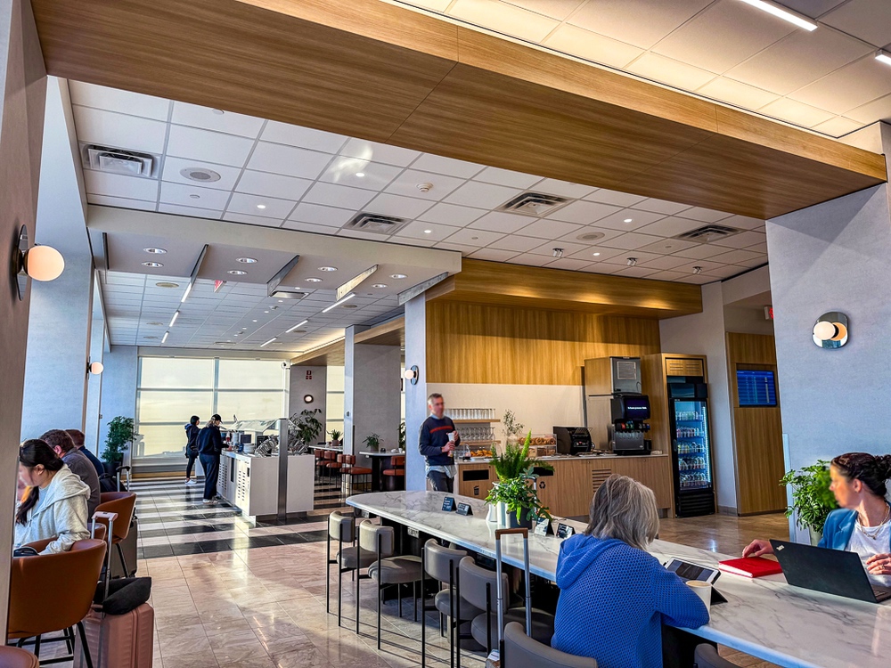 VIP airport lounge accessible with a premium no-FX fee credit card