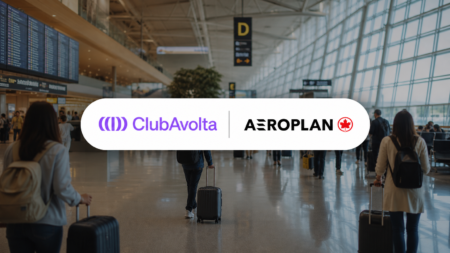 Logos Aéroplan et Club Avolta côte à côte dans un terminal d'aéroport
