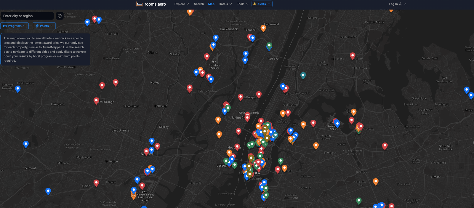 Carte rooms.aero des hôtels de New York réservables en points, colorés par programme